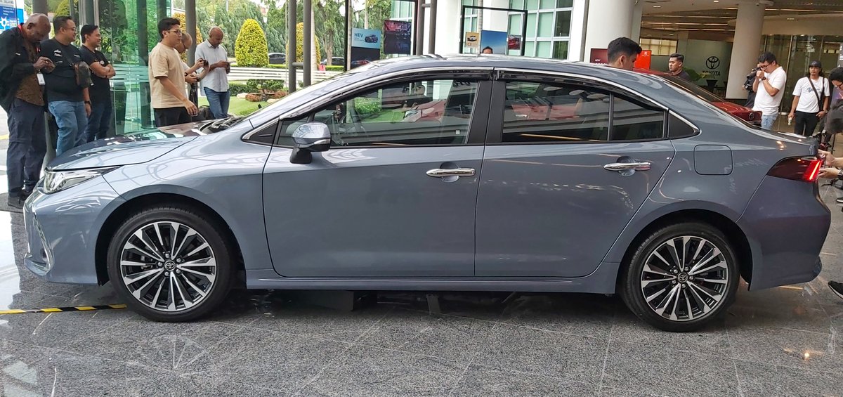 mota_auto98277's tweet photo. Besides the new #Toyota Corolla GR Sport, UMW Toyota Motor has also launched updated versions of the Corolla 1.8G and 1.8E with some new/upgraded features.
https://t.co/OylbNGi7eW

#corolla #umwtoyota https://t.co/f6My0izeSu
