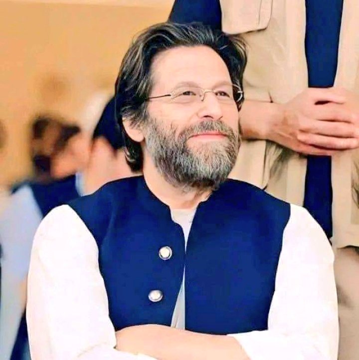 میرے پاکستانیوں ! تیار ہو پھر شہزادہ آ رہا ہے۔ تو ہمارا شہزادہ داڑھی میں ایسا لگ رہا ہوگا۔ 
 کمنٹ میں بتائیں
#اٹک_جیل_پہنچو
#عمران_خان_کو_انصاف_دو