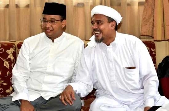 sipejalan_sunyi's tweet photo. @Rosidin_Sumsel @islah_bahrawi Benar, Ring 1 saja kena karena manusia busuk itu bisa menjadi sahabat kita, penjaga kita, atau sudara seukhuwah kita, padahal kelakuan kayak setan teroris https://t.co/NLSsTEUsQB