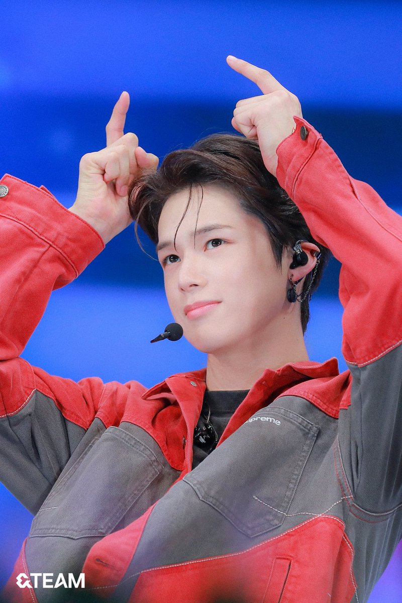 &TEAM 月波 フーディ KUMICHO HOODIE】 雷箱組を束ねる“組長”を刺繍で表現したフーディ 12