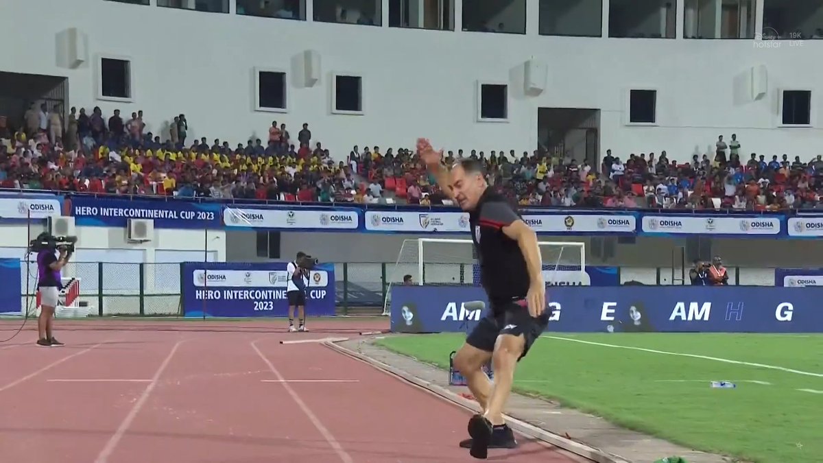 90ndstoppage tweet media