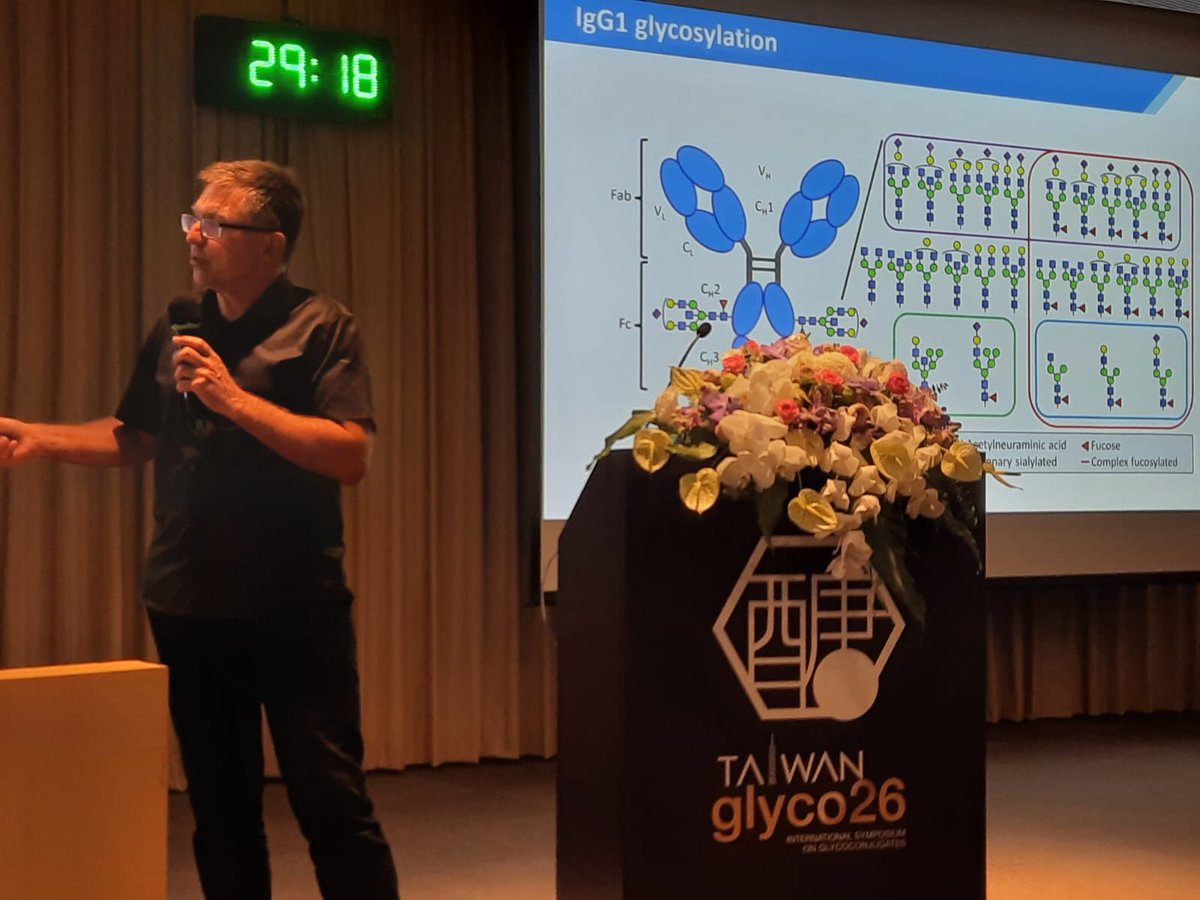 ⁦@ManfredWuhrer⁩ kicks off the Glycoanalytics & Glycomics session at #glyco26 - fingerprinting disease by mass spectrometry.