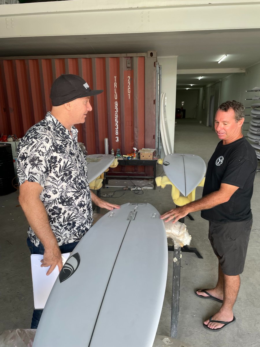 KonJenBali's tweet photo. Senang sekali memperkenalkan @katalis_ia ke pabrik 🇦🇺Formula One Surf International di Bali,🇮🇩.

Terima kasih Ibu Hanny yg tlh menunjukkan dampak positif thdp perekonomian lokal &amp;memperkenalkan pengrajin lokal yg terampil, termasuk perempuan. Kolaborasi🇦🇺🇮🇩yg luar biasa!

#IACEPA https://t.co/A3rFkGqAxQ