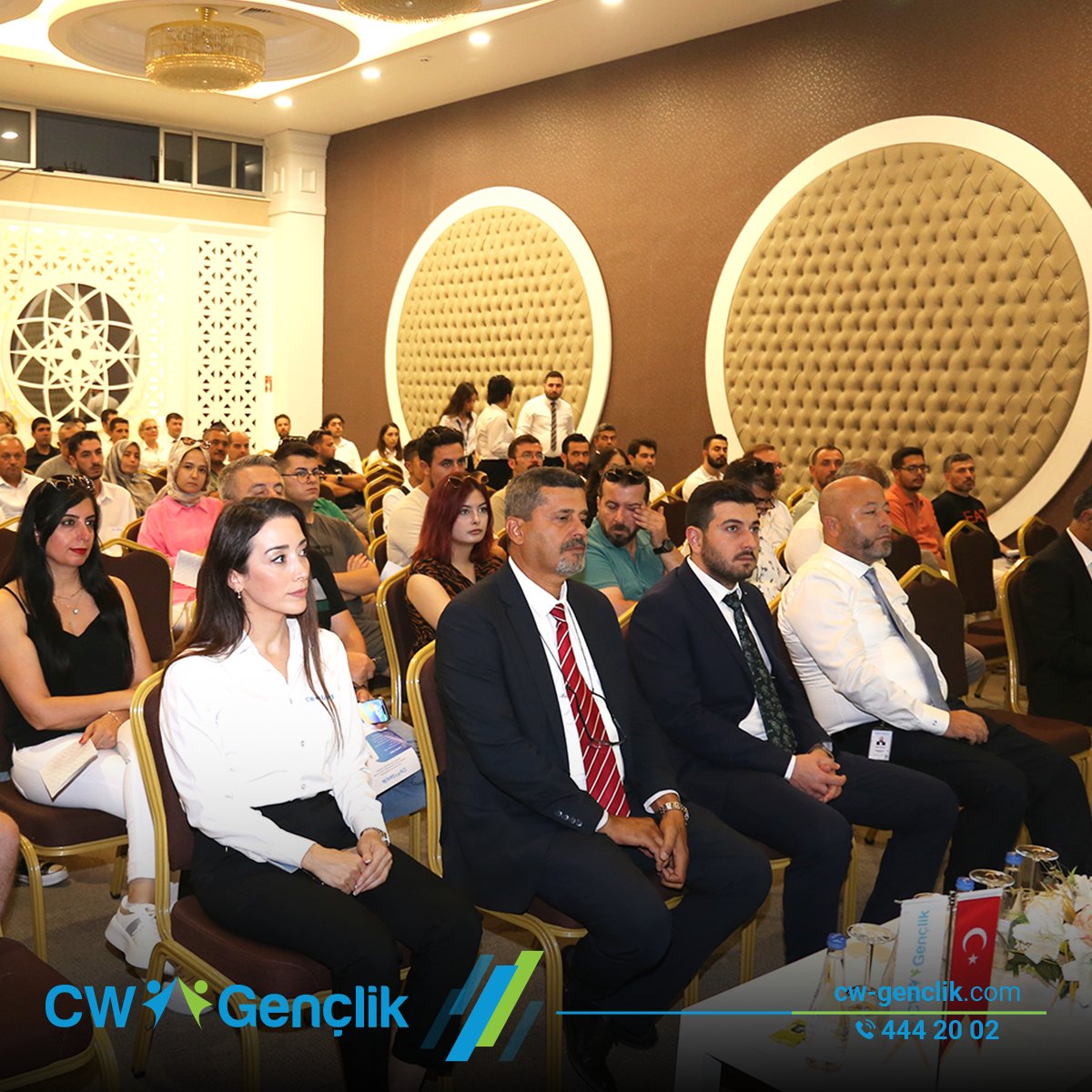 Gençlerin kariyer planlamalarına yardımcı olmak, gençlere gelir kaynağı sunmak ve genç girişimcileri desteklemek amacıyla başlattığımız CW Gençlik projemizin lansmanı Türkiye'nin dört bir noktasından gelen bayilerimize yapıldı. ☀

#cwenerji #cwgençlik #güneştenelektrik #cwene