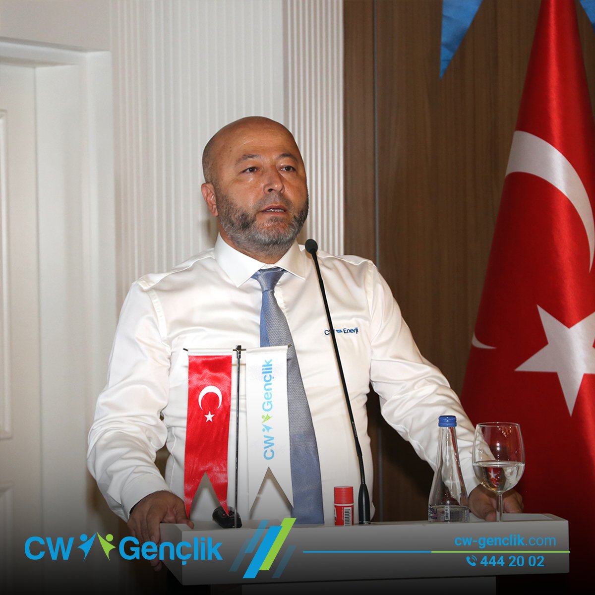 CWGenclik's tweet photo. Gençlerin kariyer planlamalarına yardımcı olmak, gençlere gelir kaynağı sunmak ve genç girişimcileri desteklemek amacıyla başlattığımız CW Gençlik projemizin lansmanı Türkiye'nin dört bir noktasından gelen bayilerimize yapıldı. ☀

#cwenerji #cwgençlik #güneştenelektrik #cwene https://t.co/tZnOgbmDBL