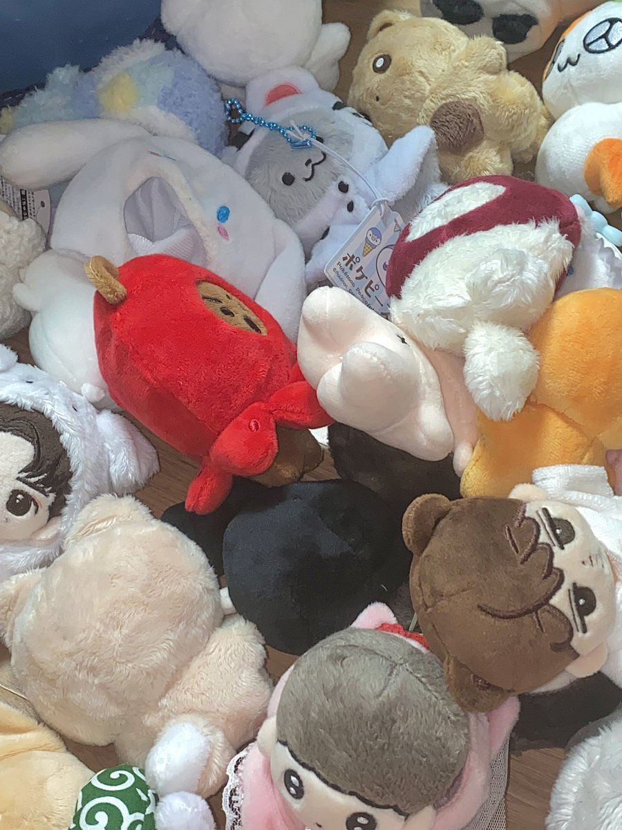 보관함 도착해서 바로 정리했당!!
🧸🧹🧹ﾉﾉ( ˊᵕˋ ;)💦

근데보관함세개는더있어야할듯함.