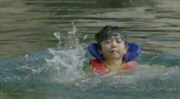 did you know that the boy iu saved in the first ep of moon lovers was baekhyun? that's why when she came to past world she meets baekhyun (wang eun) in the pool 👀🤍
