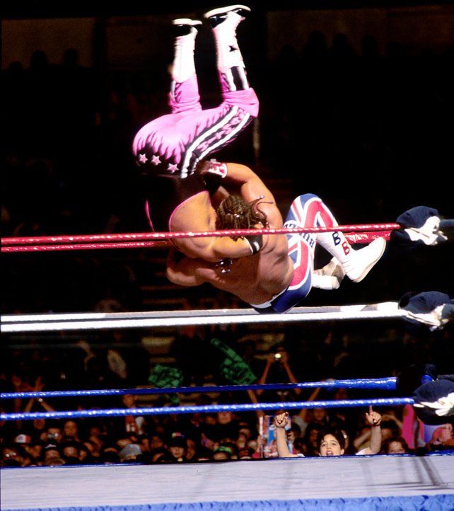 WWFWrestling1's tweet photo. On this day in 1992: British Bulldog beat Bret Hart in a classic to win the WWF Intercontinental title at SummerSlam. ☀️🇬🇧 #WWF #WWE #Wrestling #SummerSlam92 #BretHart #DaveyBoySmith https://t.co/Olgqsyp8a3