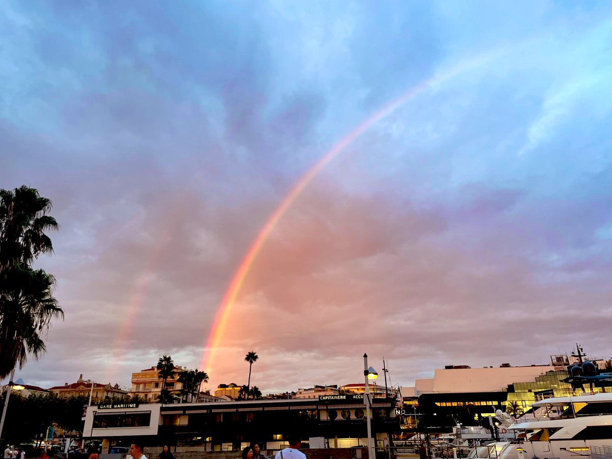 Rainbow in Cannes 🤩🤩 
#rainbow #cannes #holidays #streetphotography #photooftheday #aftertherain #frenchriviera #visitcannes