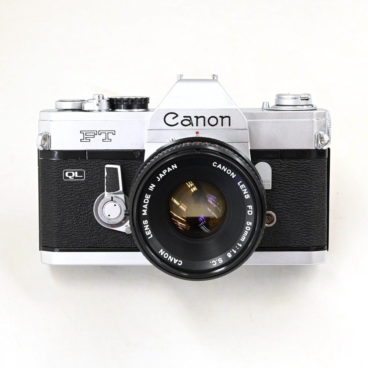 champcamera's tweet photo. #Canon_FTQL + FD50mmF1.8S.C.(共に分解清掃済)¥42,000 by #港北ニュータウン 店
かの名機 #PELLIX から #TTL測光 を継承。後のFTbは開放測光ですが、こちらは絞り込み測光です。→ https://t.co/6BBgX34xUp