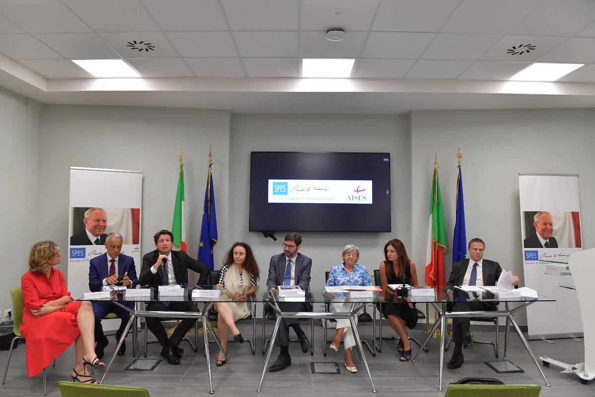 🎙️"La #torre è alleata delle comunità, consente #digitalizzazione dei territori e anche #monitoraggio ambientale e della #biodiversità con #IoT e #5G"
Bel dibattito #SPES Carlo A. #Ciampi <a href="/AcademyAises/">AISES</a>.
<a href="/formichenews/">Formiche</a> <a href="/landau_janina/">Janina Landau</a> <a href="/INWIT_Official/">INWIT</a> <a href="/vadeluca/">Valerio de Luca</a> #SharingConnections