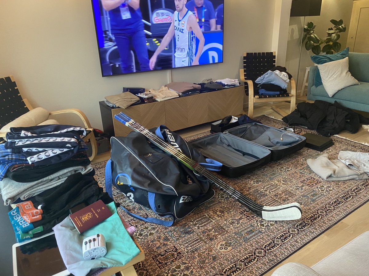 jukkahakka7's tweet photo. Päättäväisesti maailmalle kohti omia unelmia 🇫🇮➡️🇺🇸… Anna palaa ja järki päässä! #FargoForce #USHL https://t.co/HXiH795bzv
