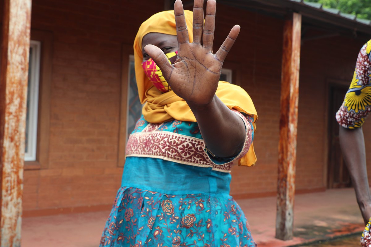#BreakingNews  3 women in The Gambia🇬🇲 have been convicted of #FGM for the first time since the law was enacted in 2015. 

This is a landmark case and sends a strong message that FGM will not be tolerated in #Gambia 🙌 #EndFGM <a href="/UNFPATheGambia/">UNFPA The Gambia</a> <a href="/rosensarr/">Rose Sarr</a> 
shorturl.at/klyHS