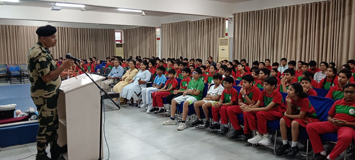 On 28th Aug '23 , BIDR BSF Acy Tekanpur organised an AWARENESS/ SCHOOL SAFETY  PROGRAM  on CPR &amp; EARTHQUAKE PREPARED NESS  at ITM Global International School Gwalior. A total of 367 individuals, inclu. Teachers &amp; Students actively participated in the event.
#FirstLineOfDefence