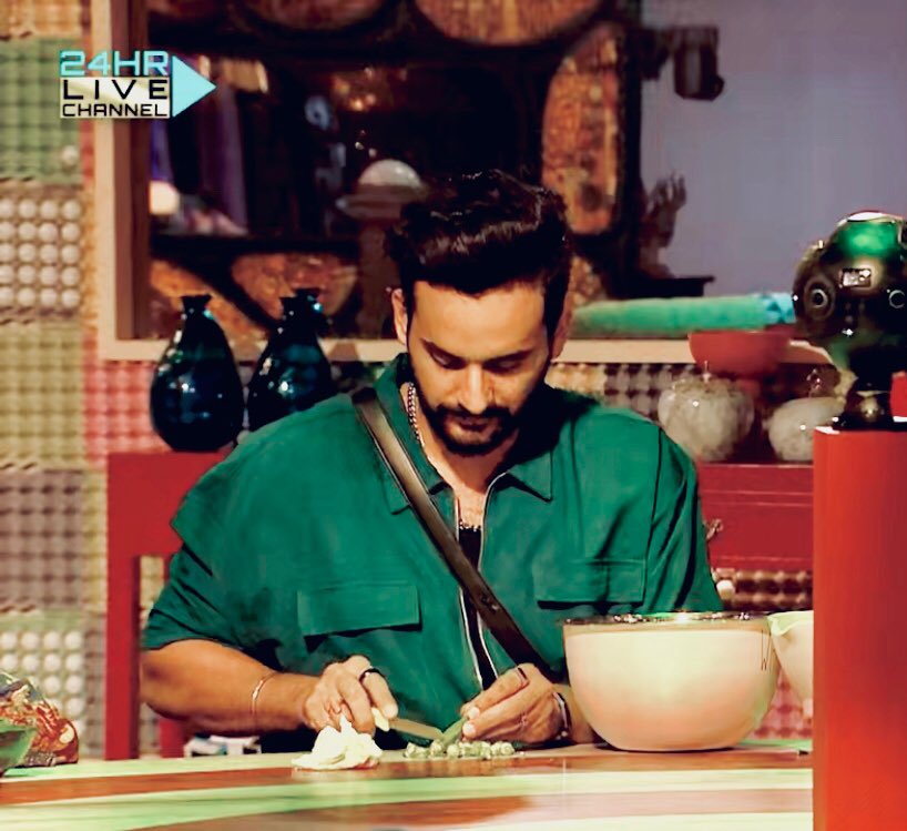 aayushprataap's tweet photo. GOAT CAPTAIN OF BB ABHISHEK
.
.
.
.
#PandaGang #PandaAmy #viral #abhiya #AbhisekMalhan #FukraaInsaan #FukraInsaan https://t.co/B0vBzisYbI
