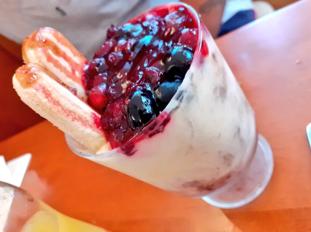catadytilea's tweet photo. Lovely berries and whipped mascarpone dessert at #AltePost GasthausSighisoara https://t.co/tlVsDGHgVN