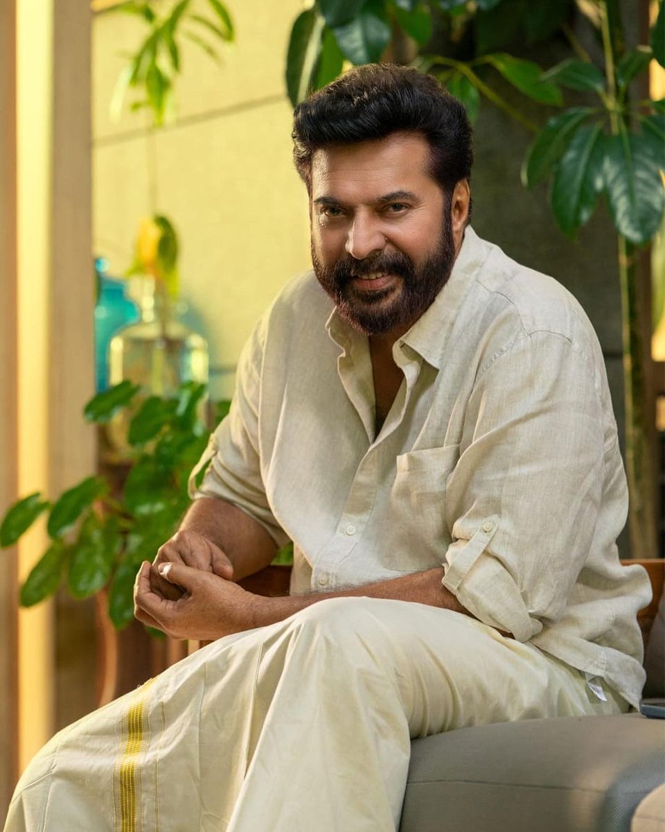 igmalayalam's tweet photo. Mammukka's Onam Click 🌸 #onam2023 https://t.co/yhxCeeiJ7l
