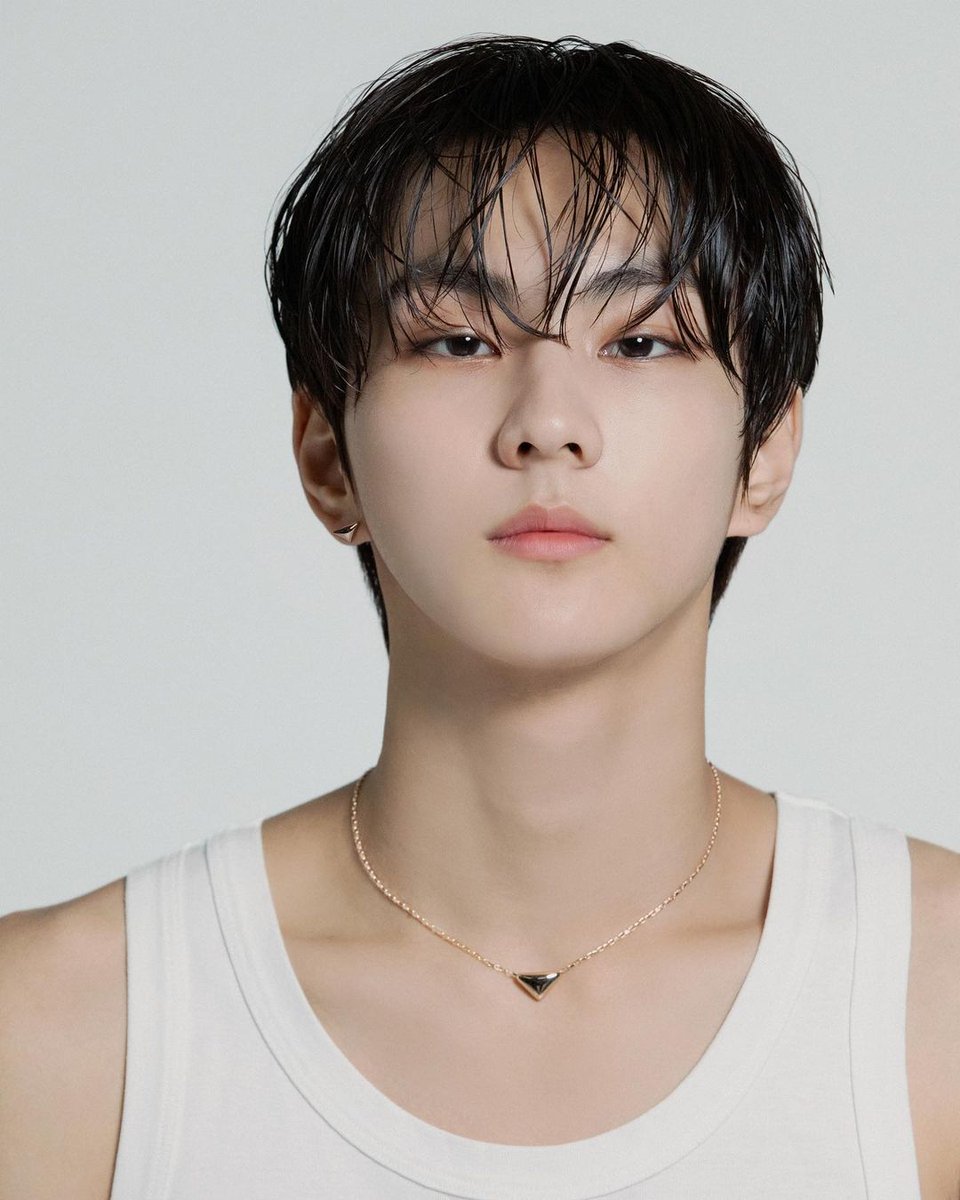 EnhypenPH's tweet photo. [IG] ENHYPEN Instagram Update

📝: ✨Prada Eternal✨✨Gold new jewels✨
@.prada #PradaFineJewelry #Prada

#JUNGWON #정원
#ENHYPEN #엔하이픈 https://t.co/pttRLOBKnv
