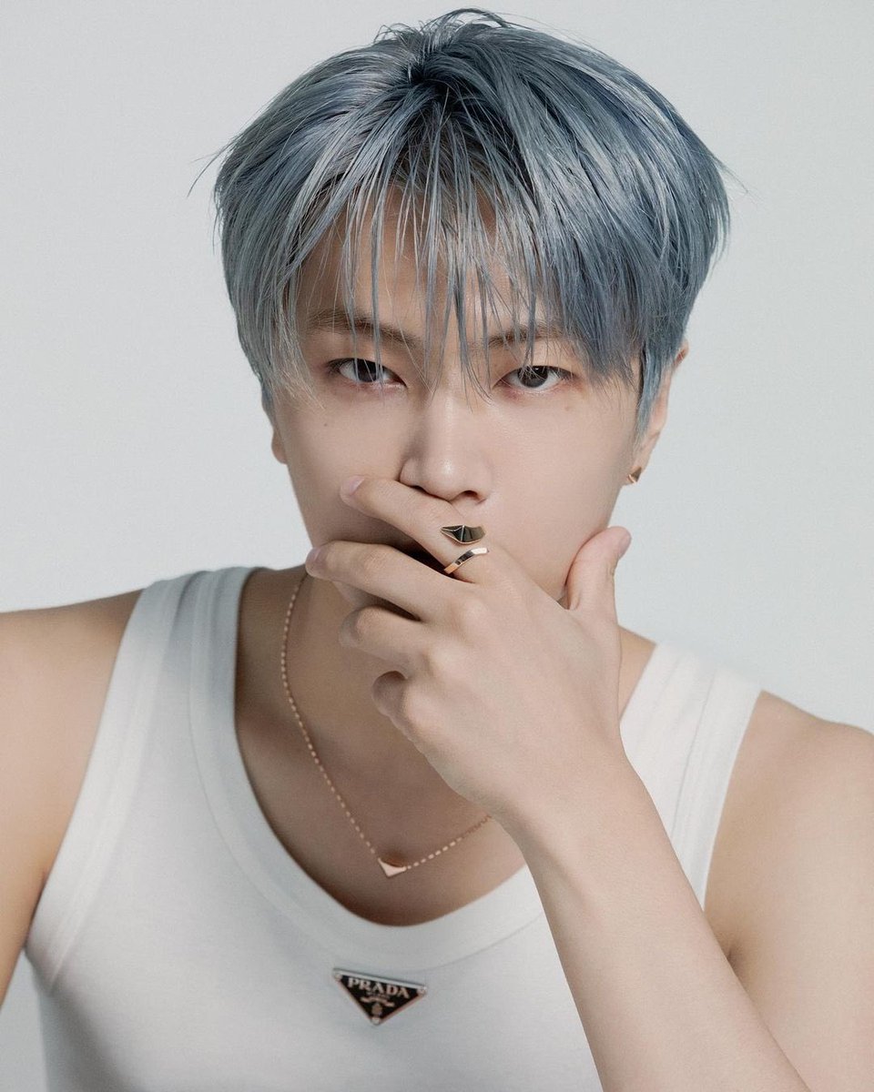 EN_CODEGLOBAL's tweet photo. [INSTAGRAM] 230829

“🐍Prada Eternal Gold new jewels🐍 @prada #PradaFineJewelry #Prada”

🔗 https://t.co/tqkyr0o9LK

#JAY #제이 #PRADA 
#ENHYPEN #엔하이픈 #エンハイプン 
@ENHYPEN_members @ENHYPEN https://t.co/alWSP0shEc