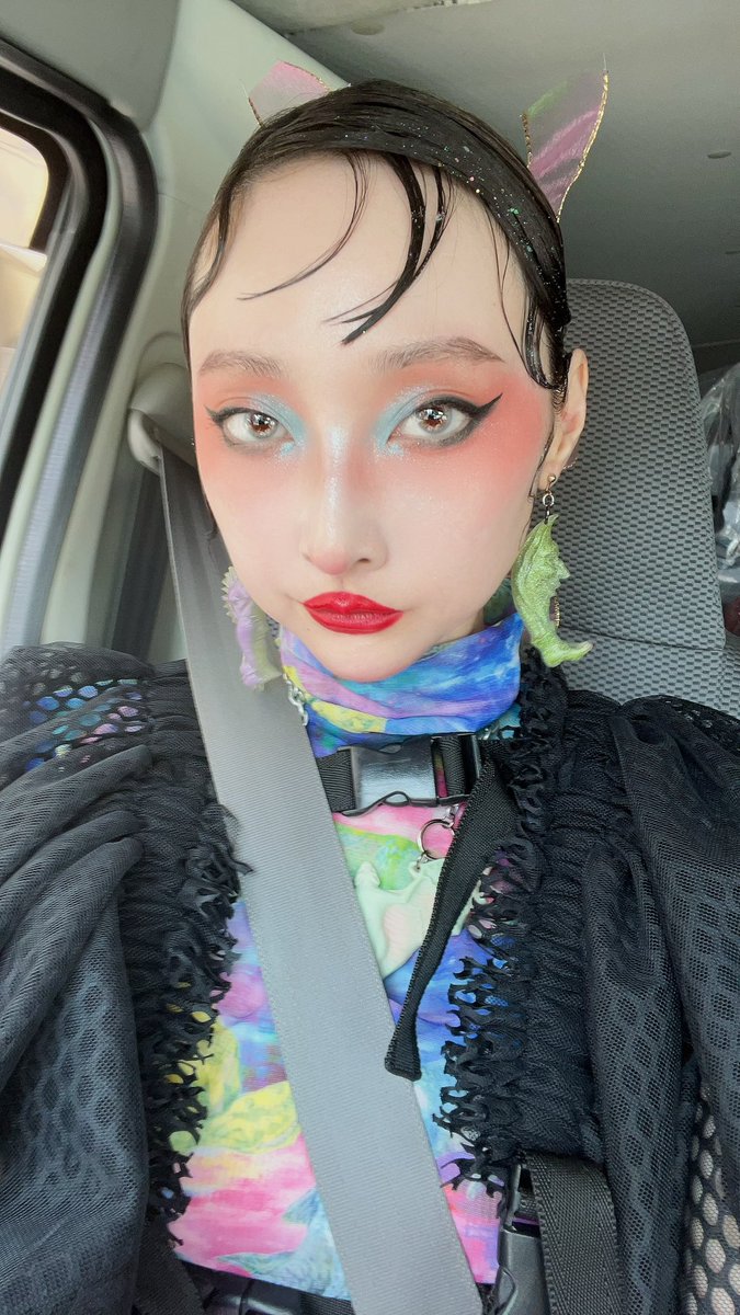 RinRin_Doll's tweet photo. 今日は @paysdesfees_o の東コレファッションショーに歩きました〜水中の感じでヘイメイクめっちゃくちゃかわいい💜お洋服と会場も素敵で後ほど写真アップ！
Today I walked in @paysdesfees_o Tokyo fashion week show~ it’s underwater themed &amp; the hair makeup so pretty! 💜 More photos soon! https://t.co/TYYPCP3Mm1
