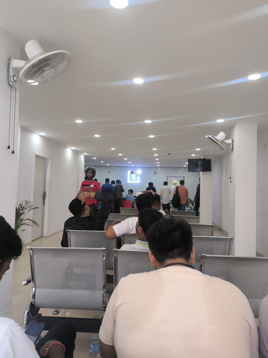 RaviRetail's tweet image. Infotel ;-1st floor, Ganeshaytan Complex, Boring Patliputra Rd, opposite CISF East, H.Q, Patliputra Colony, Patna

Not able to serve customer.. i am waiting from last 2 hors &amp;amp; still only 1 person to attend customer.. 
Companies are focusing on sale not customer service.. Disgust