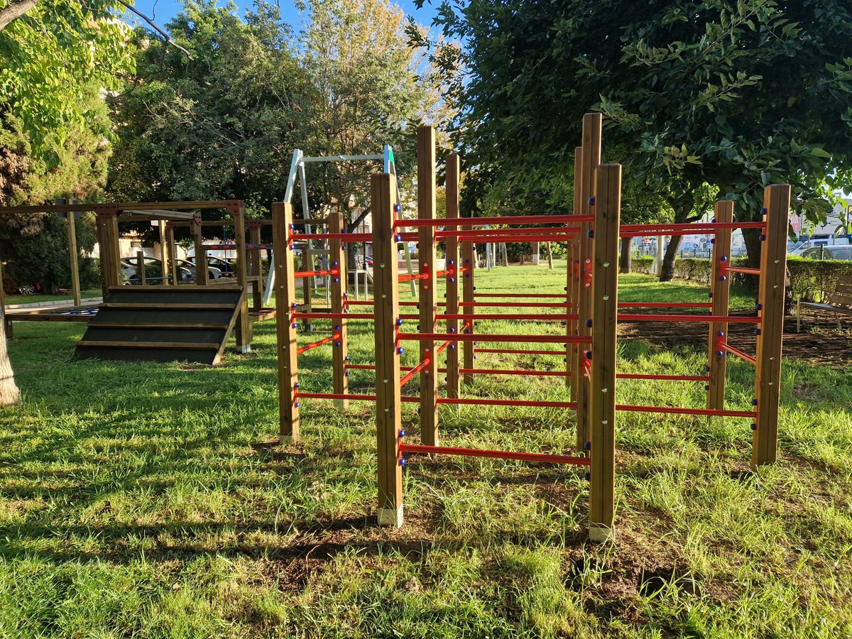 ayto_alboraya's tweet photo. 👦 Obert el nou parc lúdic per a menors d'entre 8 i 12 anys del Passeig d'Aragó

🛝 Amb tirolina, escalada, taules de pícnic, jocs clàssics

📍 A l'altura del cinema Lumiere i de la nova escultura de la Ruta del Greal

👉 https://t.co/xCUeG5ZDwb https://t.co/qppBMoXg5X
