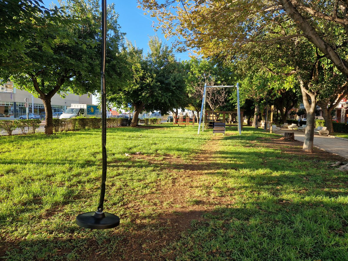 ayto_alboraya's tweet photo. 👦 Obert el nou parc lúdic per a menors d'entre 8 i 12 anys del Passeig d'Aragó

🛝 Amb tirolina, escalada, taules de pícnic, jocs clàssics

📍 A l'altura del cinema Lumiere i de la nova escultura de la Ruta del Greal

👉 https://t.co/xCUeG5ZDwb https://t.co/qppBMoXg5X