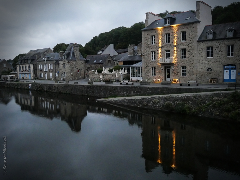 Temps gris ce matin au quai du Tallard à Lanvallay
Bonne journée à tous 🙂
#Dinan #lanvallay #cotesdarmor #bretagne #MagnifiqueBretagne #MagnifiqueFrance #magnifiquecotesdarmor #irresistiblescotesdarmor 💙💚