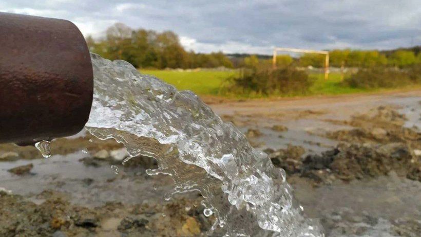 📌 İçme suyu sorununa rağmen mi?

Kocaeli Büyükşehir Belediyesi’nden sonra Türkiye’nin en borçlu yerel yönetimi olan Bursa Büyükşehir Belediyesi, doğal kaynak sularını satışa çıkardı.

Biri Fransa, biri İsviçre, biri ise ABD merkezli şirketler şehrin su kaynaklarını işletiyor.