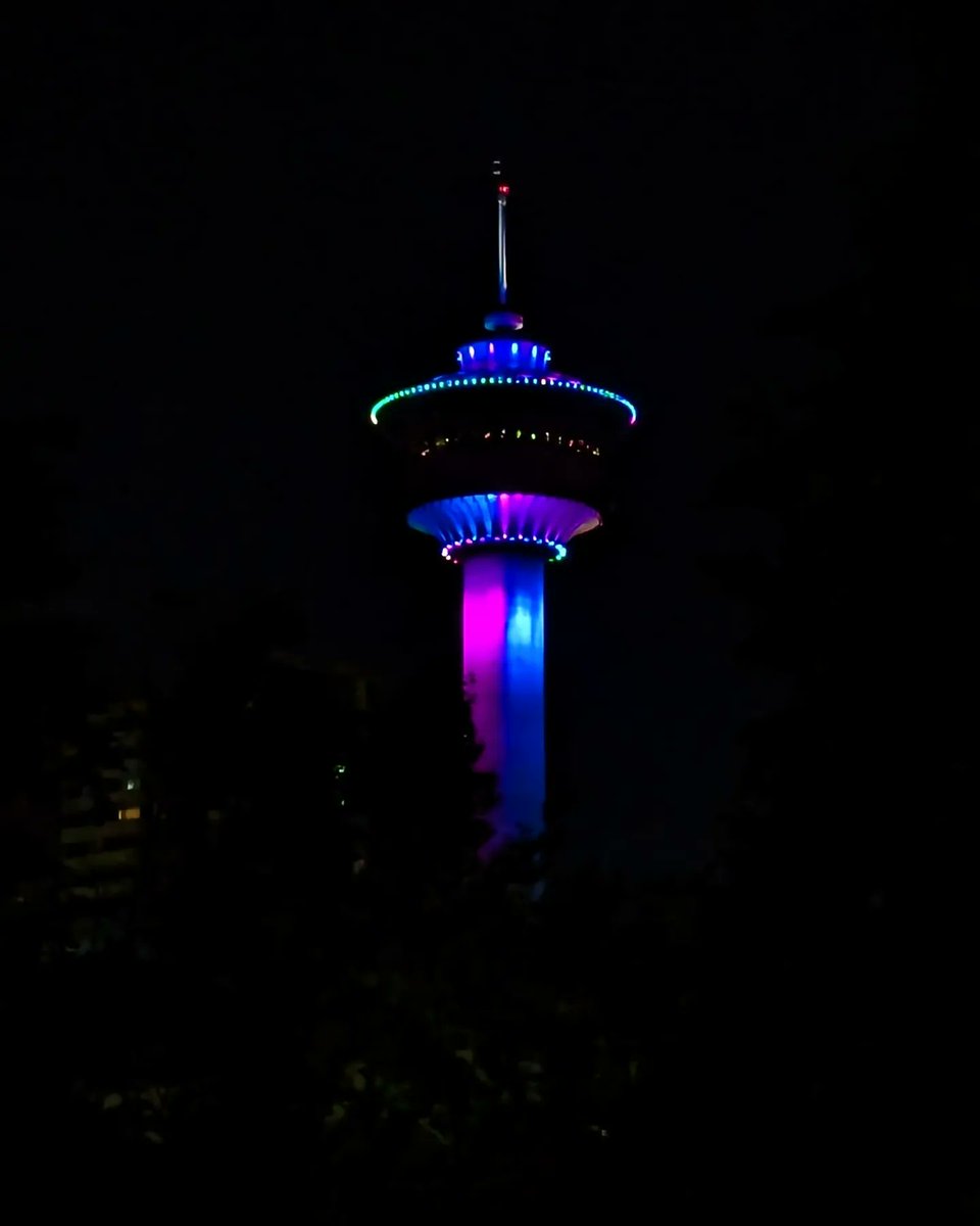 cmcalgary's tweet image. A few pics from earlier tonight, at Central Memorial Park, after dark. 

#yyc #calgary #exploredowntownyyc