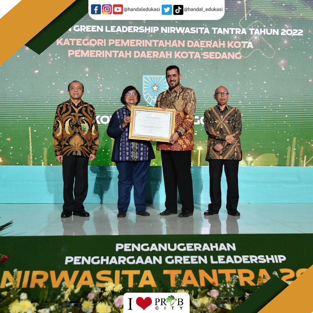 handal_edukasi's tweet photo. Saya sampaikan rasa terima kasih yang setinggi-tingginya atas peran masyarakat Kota Probolinggo, 
Alhamdulillah Kota Probolinggo meraih Penghargaan Peringkat 2 Green Leadership Nirwasita Tantra untuk Pemerintah Daerah Kategori Kota Sedang, https://t.co/cjpxt7nmKs