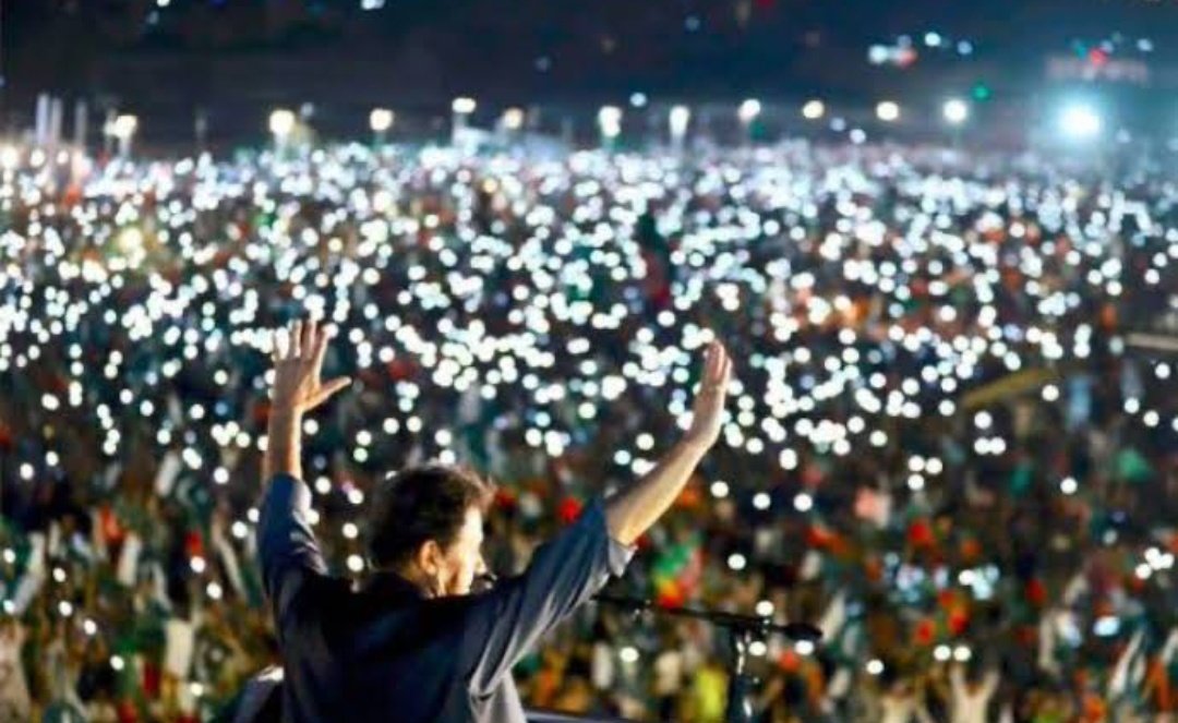 inshaal_bukhari's tweet photo. Imran Khan Is Back Pakistaniyon💚🇵🇰
Alhamdulillah❤ 
#IslamabadHighCourt #Imrankhan https://t.co/c12OkeOnKO