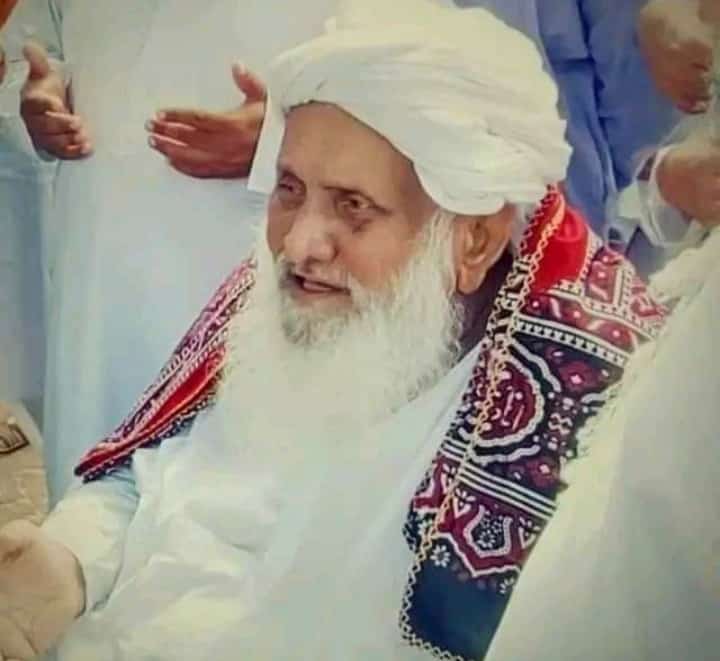 انا للہ وانا الیہ راجعون  
جمعیت علماء اسلام صوبہ سندھ کے امیر حضرت اقدس ولی ابن ولی مرشد الموحدین حضرت سائیں عبدالصمد ھالیجوی صاحب انتقال فرما گئے 
رب کریم حضرت ھالیجوی صاحب رح کی کامل مغفرت فرما کر جنت الفردوس میں اعلیٰ مقام عطا فرمائے
#سائیں_عبدالصمد_ھالیجوی_رح