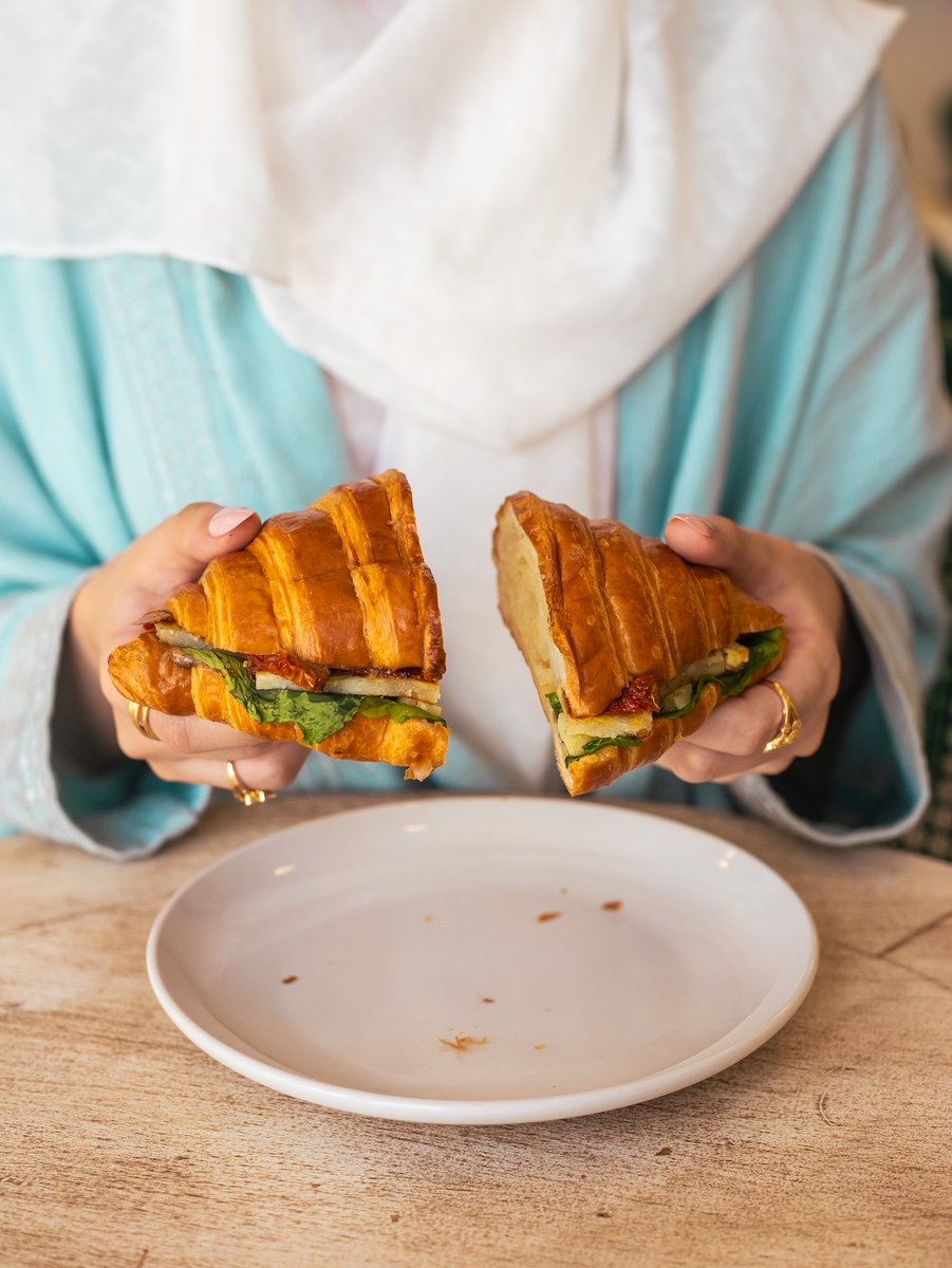 Nabat_sa's tweet photo. Halloumi Croissant 🥐 https://t.co/VMOYfOjhUw
