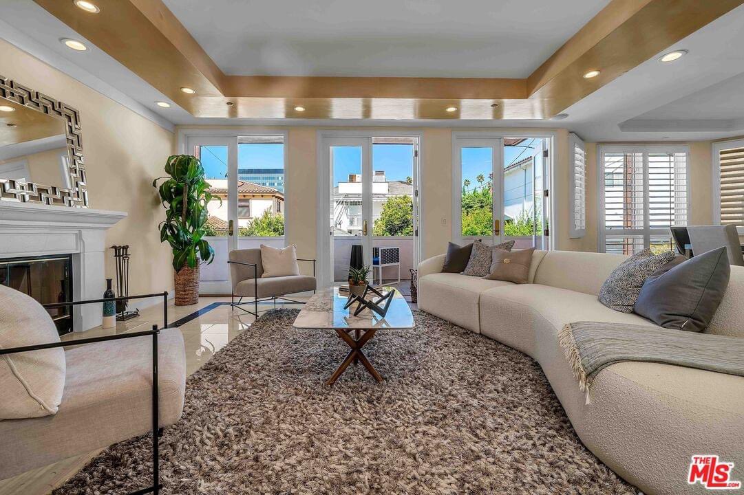 TerynWalker's tweet photo. 📍 The Almond, Beverly Hills
🤩 Offered at $1.749MM
🏠2177 sqft. 🛏3 bd 🛁2 ba
#socal #realestate #lifestyle #kwnewport #kwbeverlyhills #losangeles #orangecounty #beverlyhills #terynwalker #luxury #realestate #selling #socalrealtor #socalrealestate #sellingoc #sellingla #home https://t.co/nA4enq9ZzM