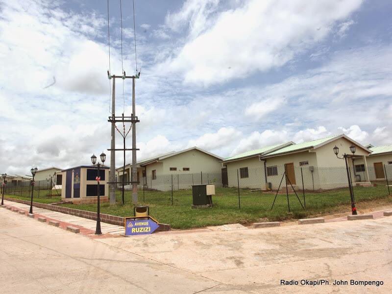 makoba_y's tweet image. CITÉ LAURENT DÉSIRÉ KABILA : UNE CITÉ POUR LES AGENTS DE LA SNEL CONSTRUITE SOUS #JOSEPH_KABILA 

 La cité Mzee Laurent Désiré Kabila destinée aux agents de la Société nationale d’électricité (Snel) à Kinsuka dans la commune de Mont Ngafula compte :

✅ Des maisons habitables
✅…