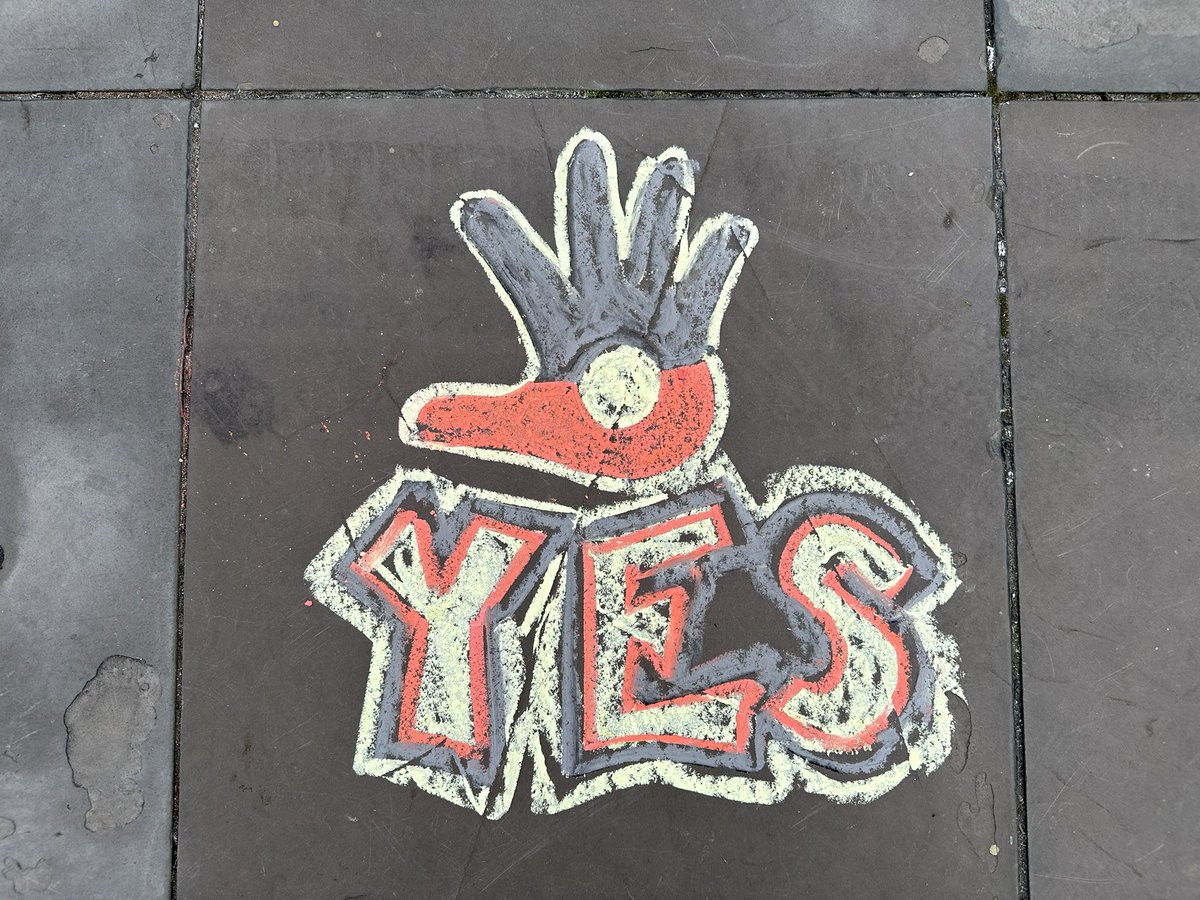 DemOnTheStreets's tweet photo. Imagine! At every intersection, there’s a dot.
⚫️#FastChalking
🟡#yes23
🔴#IdeasLyingAround
✋🏾#Hands4Yes
🌏#DemocracyOnTheStreets
👉🏽https://t.co/eA4wz829sR
✊🏽Connect the #DOTS 🐛🦋 https://t.co/RtzWg0lIIX
