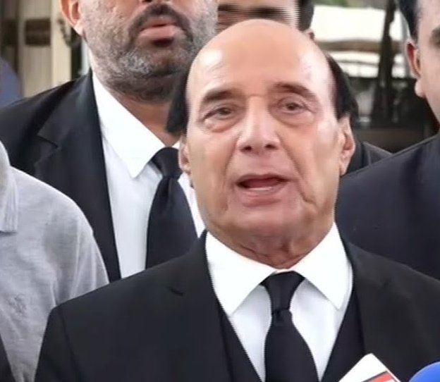 عمران خان کی یہ جیت لطیف کھوسہ کے نام 

جو زندگی موت کی کشمکش میں بھی الجھاۓ گئے لیکن وہ ثابت قدمی سے ڈٹ کر اپنا مقدمہ لڑ کر اللّه کی مدد سے جیت آئے۔
👏👏👏👏