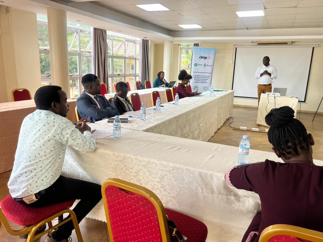 Tax for Development Project

“A strenghthened civil society & media to demand for fiscal justice” 

Our training for investigative journalists is on going at Esella Country Hotel. 

Extractives sector expert Jeff Mbanga is here to lead the discussion. 
#Tax4Dev
#Fiscaljustice