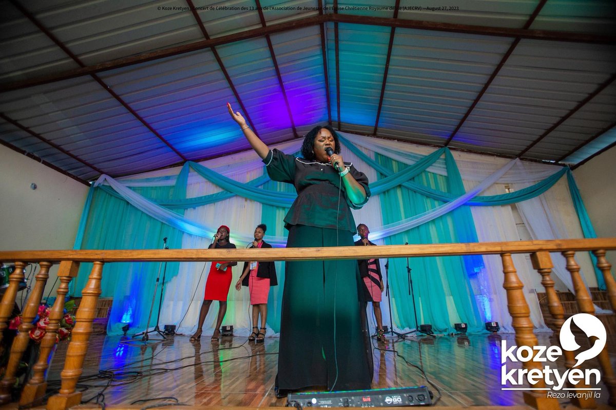 Barbaracassa's tweet image. Ce Dimanche 27 Août fut une journée richement bénie 🙌🏾
I love what God is doing in this season 
May my life be a testimony that there is a GOD 🙌🏾
#mwengenyonpwomèsoutètmwen 
#semwenkibenediksyonan
#pwomèspam 
📸: @kozekretyen 
@vizyonlevanjil 
DK média