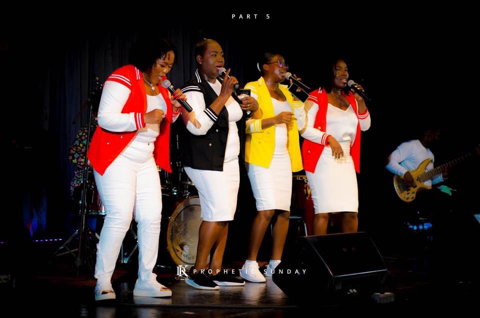 Barbaracassa's tweet image. Ce Dimanche 27 Août fut une journée richement bénie 🙌🏾
I love what God is doing in this season 
May my life be a testimony that there is a GOD 🙌🏾
#mwengenyonpwomèsoutètmwen 
#semwenkibenediksyonan
#pwomèspam 
📸: @kozekretyen 
@vizyonlevanjil 
DK média