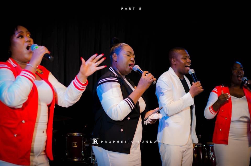 Barbaracassa's tweet image. Ce Dimanche 27 Août fut une journée richement bénie 🙌🏾
I love what God is doing in this season 
May my life be a testimony that there is a GOD 🙌🏾
#mwengenyonpwomèsoutètmwen 
#semwenkibenediksyonan
#pwomèspam 
📸: @kozekretyen 
@vizyonlevanjil 
DK média