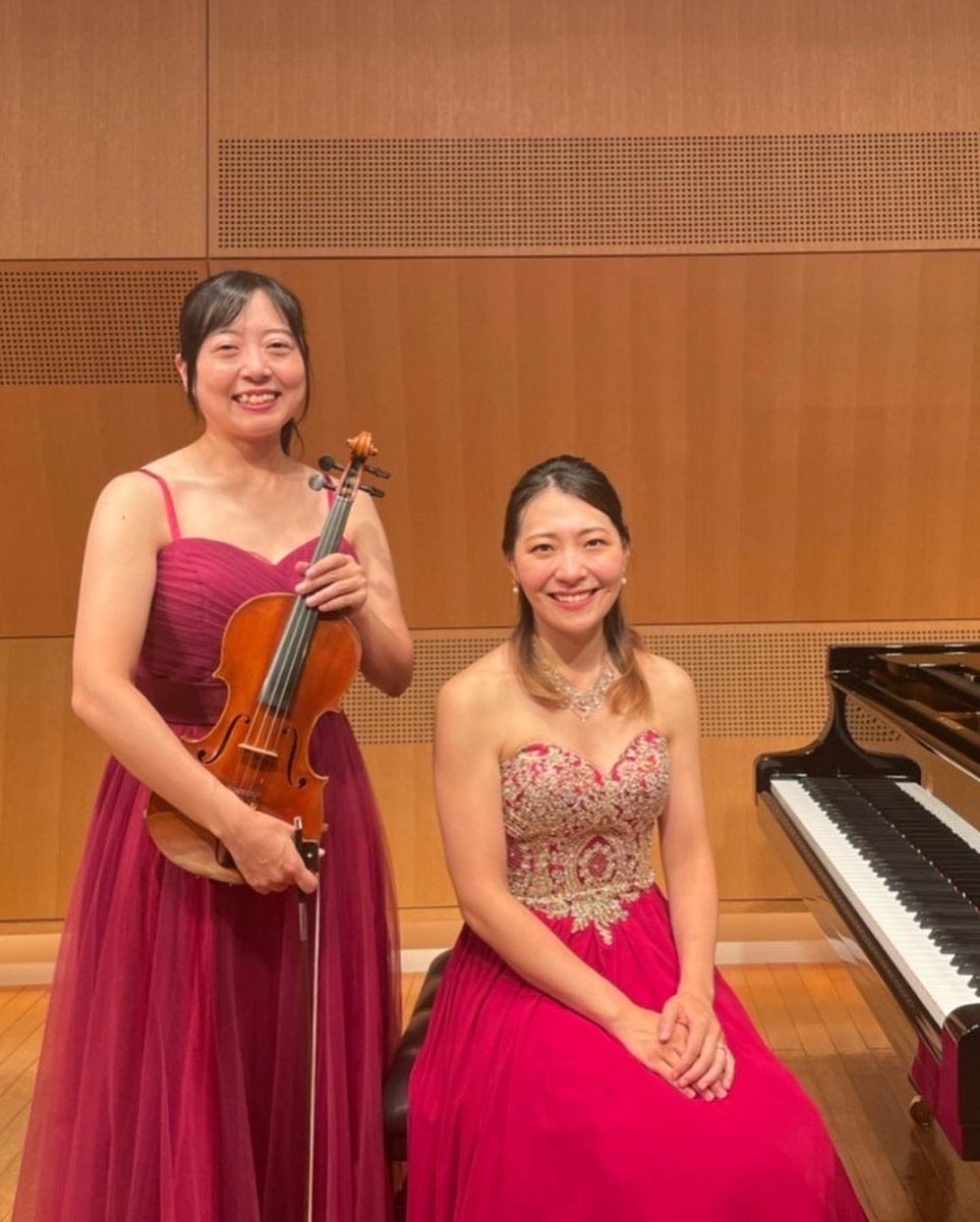 iori_pf's tweet photo. 豊田泰子さん🎻との #デュオ ・ #リサイタル おかげさまで無事終演いたしました✨#シューマン だらけの盛り盛りプログラムはなかなかヘビーでしたが、いい経験になりました！またいつかチャレンジしたいです😎豊田さんとのデュオはこれからも続けていきますので、応援よろしくお願いいたします！ https://t.co/O0UjPvyAIE