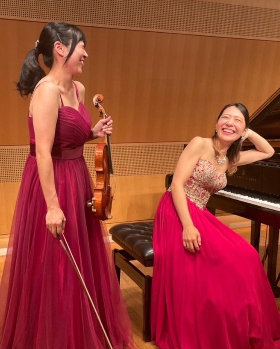 iori_pf's tweet photo. 豊田泰子さん🎻との #デュオ ・ #リサイタル おかげさまで無事終演いたしました✨#シューマン だらけの盛り盛りプログラムはなかなかヘビーでしたが、いい経験になりました！またいつかチャレンジしたいです😎豊田さんとのデュオはこれからも続けていきますので、応援よろしくお願いいたします！ https://t.co/O0UjPvyAIE