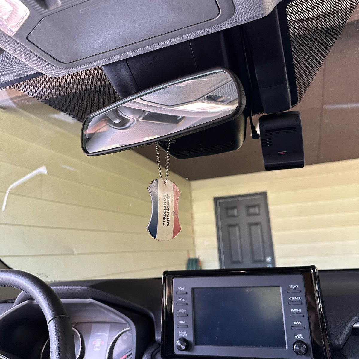 SafeDriveSolut1's tweet image. #Toyota #rav4 for a #Thinkware #dashcam