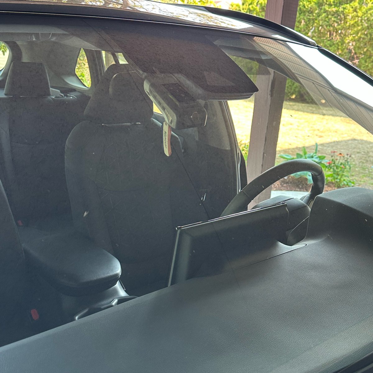 SafeDriveSolut1's tweet image. #Toyota #rav4 for a #Thinkware #dashcam