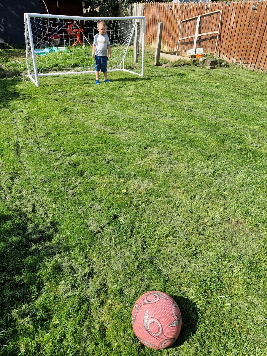 bruceleaf20221's tweet photo. Blazing out ere summer fun in the sun ππβ½οΈπ₯
#dadz #woreout https://t.co/vVaw5XcZ07