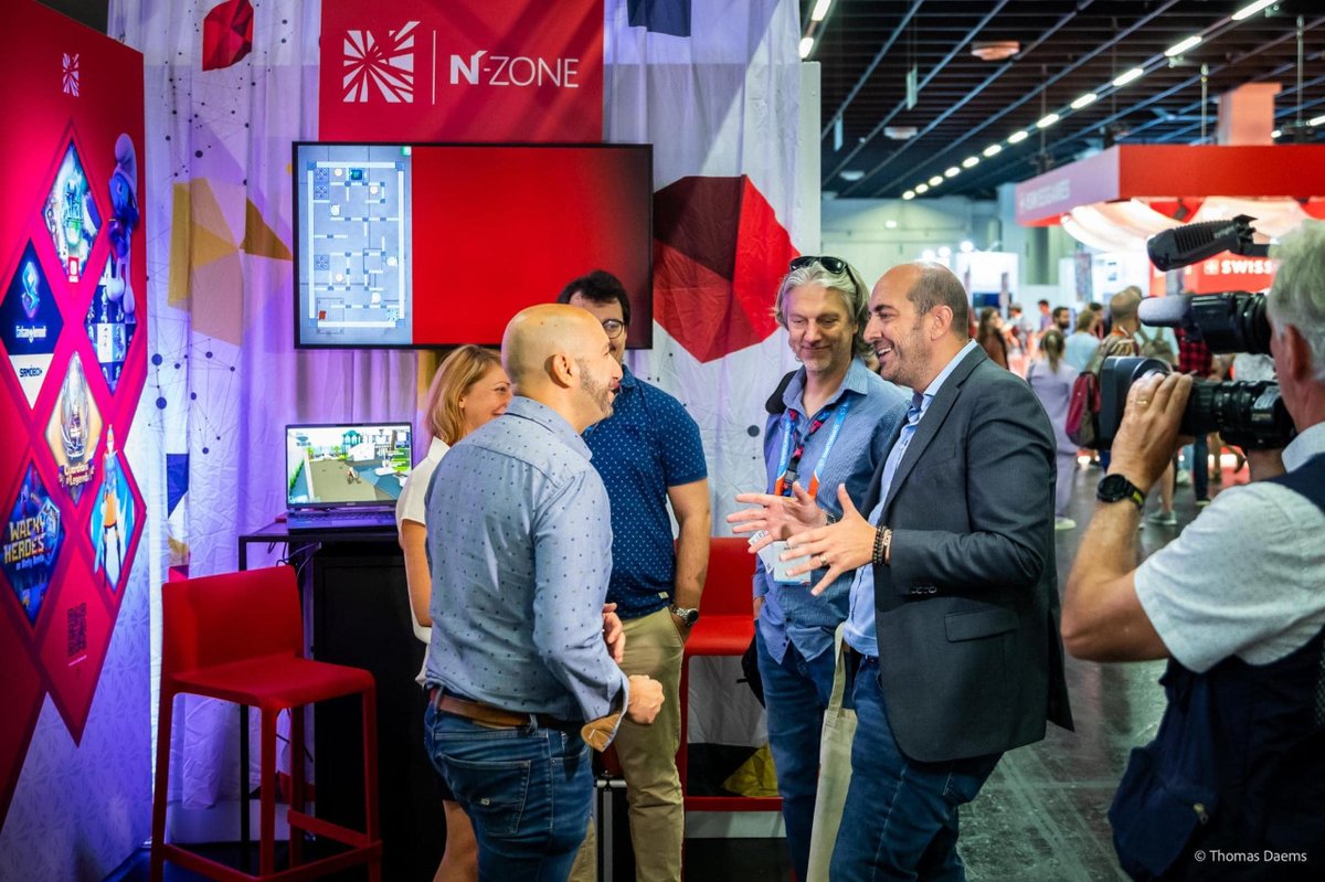 Thrilled by Belgium's digital innovation🇧🇪💡

Engaging convo with @MathieuMichel, State Secretary for Digitalization, spotlighting blockchain's potential

Kudos to his dedication!🙌Exciting times ahead as we explore boundless opportunities!🌐🚀 

#BelgiumInnovates #BlockchainBuzz