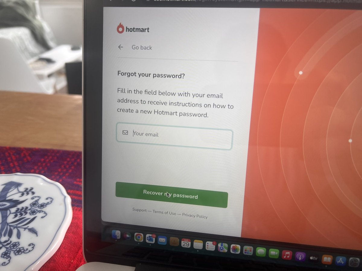 CapFantastico_'s tweet photo. @hotmart_en you are billing me for a service I have not requested/received. Called my credit card and need to connect with you. DM please https://t.co/JfBZyj5DxP