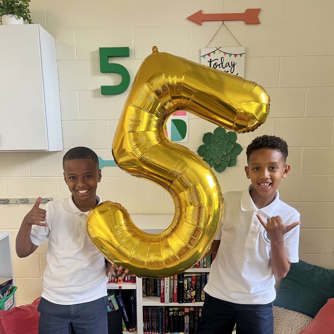 HolyCross_MD's tweet photo. 5th Grade fun! #adwcommunity #adwfirstday #iloveholycross #fifthgrade https://t.co/ifRstU9IcR